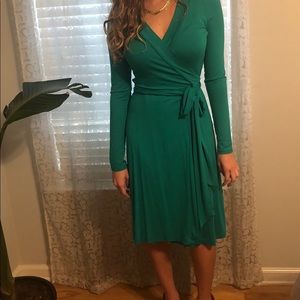 Beautiful Banana Republic green wrap dress XS